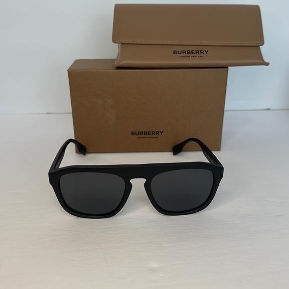 New Authentic BURBERRY Wren Dark Grey Browline Men's Sunglasses - Picture 3 of 13